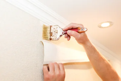 Pose de papier peint à Bouzais — revêtements muraux et toiles de verre